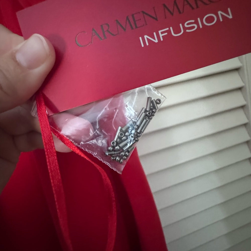 ♥️ Dark Red Carmen Marc Valvo Infusion Dress ♥️ - Picture 5 of 7